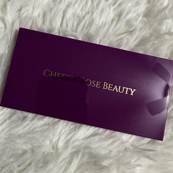 CHEEKYROSE BEAUTY GLOSSY BABY LIPGLOSS PALETTE - BRAND NEW! - Picture 4 of 8